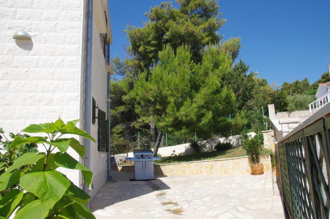 Holiday Home Nevista Sumartin Ngoại thất bức ảnh