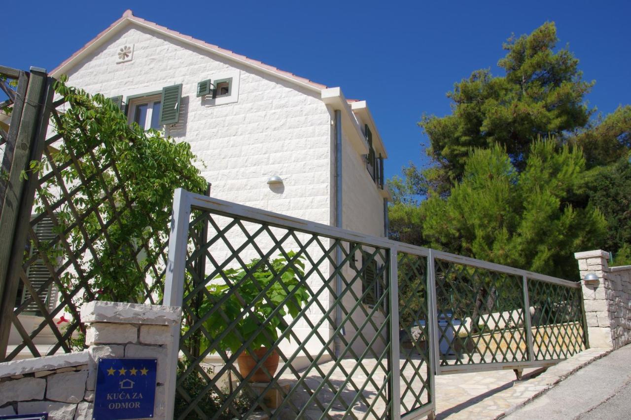 Holiday Home Nevista Sumartin Ngoại thất bức ảnh