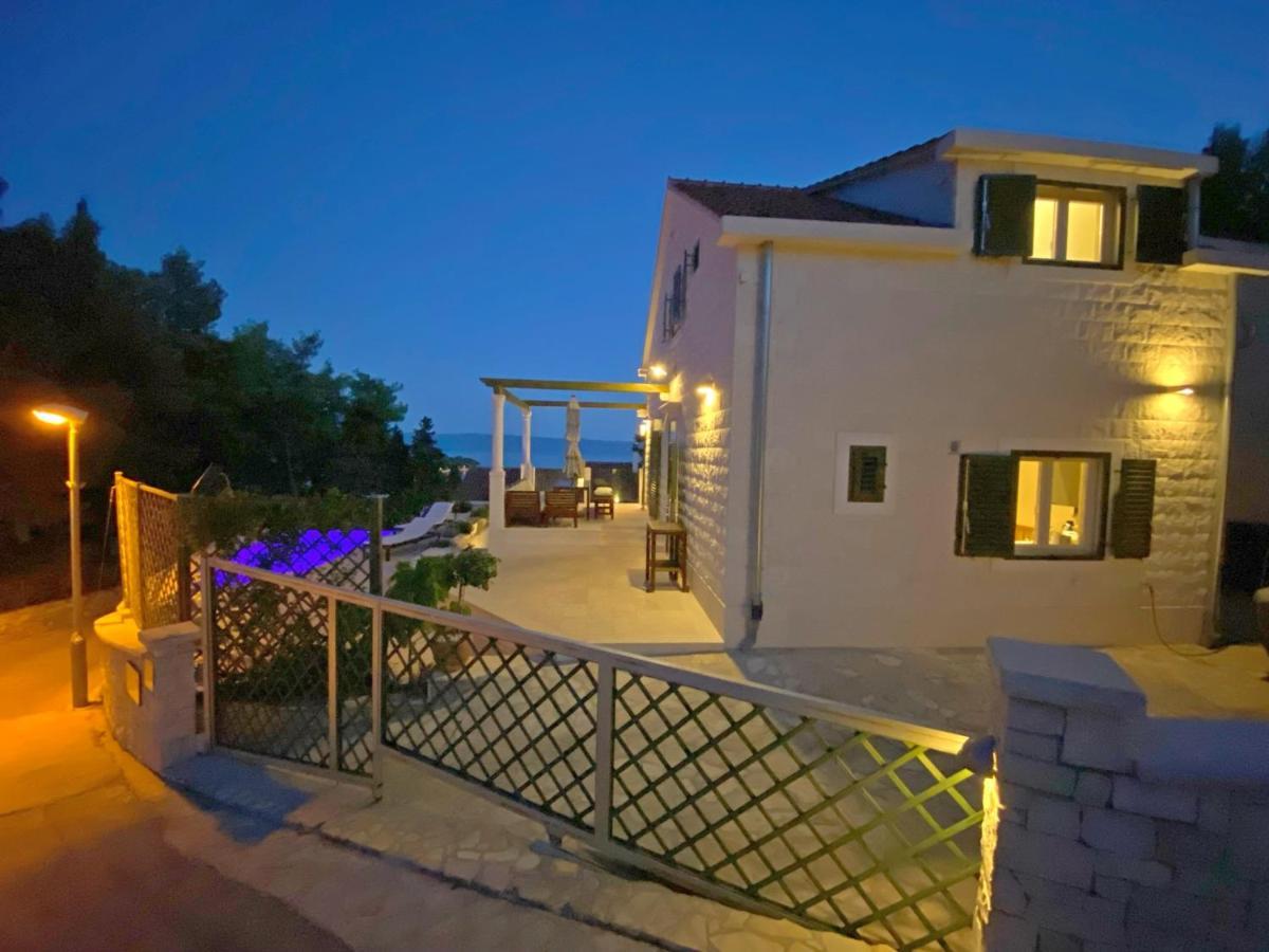 Holiday Home Nevista Sumartin Ngoại thất bức ảnh