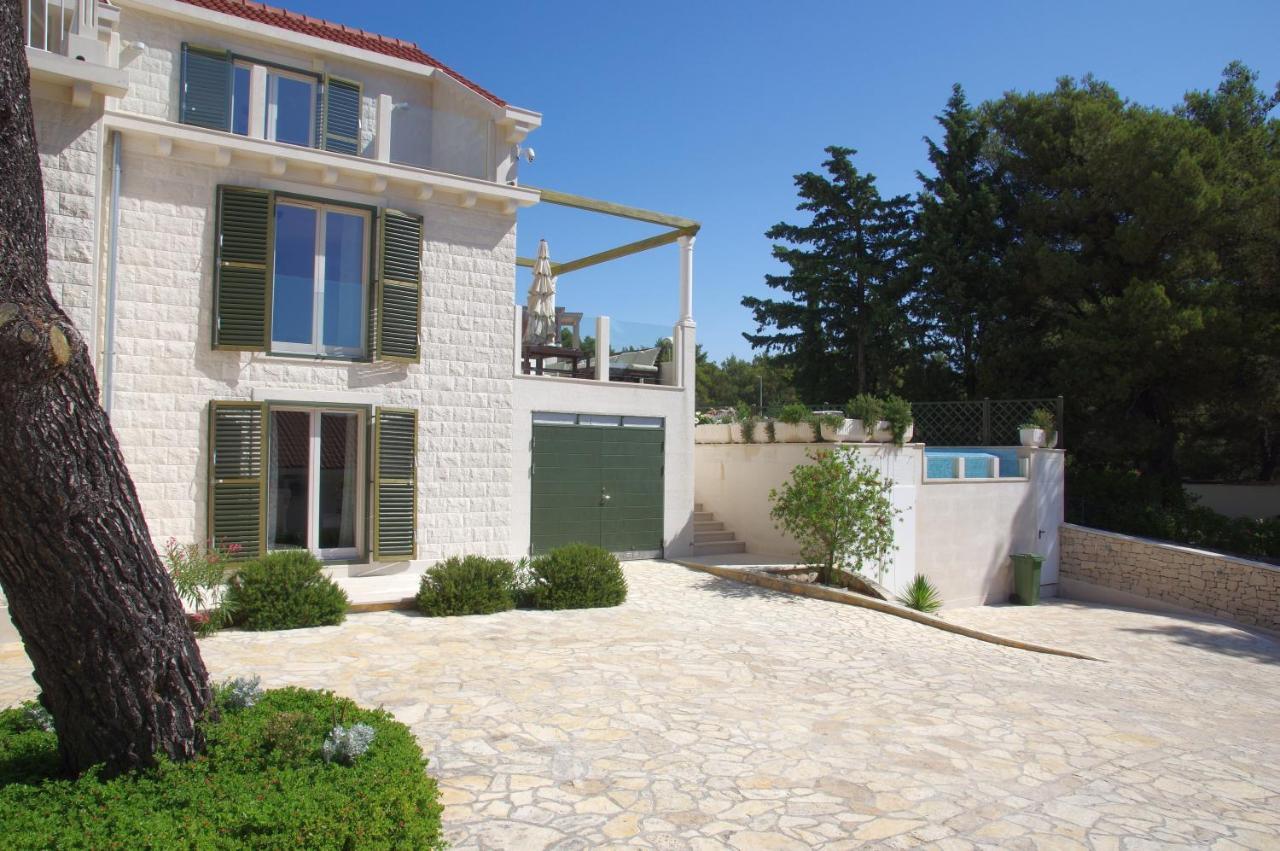 Holiday Home Nevista Sumartin Ngoại thất bức ảnh