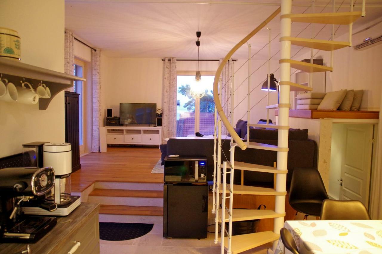 Holiday Home Nevista Sumartin Ngoại thất bức ảnh