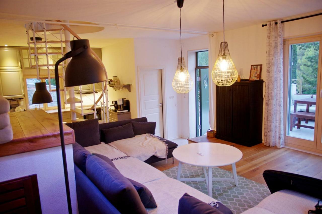 Holiday Home Nevista Sumartin Ngoại thất bức ảnh