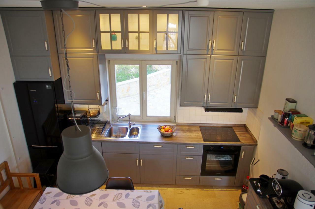 Holiday Home Nevista Sumartin Ngoại thất bức ảnh