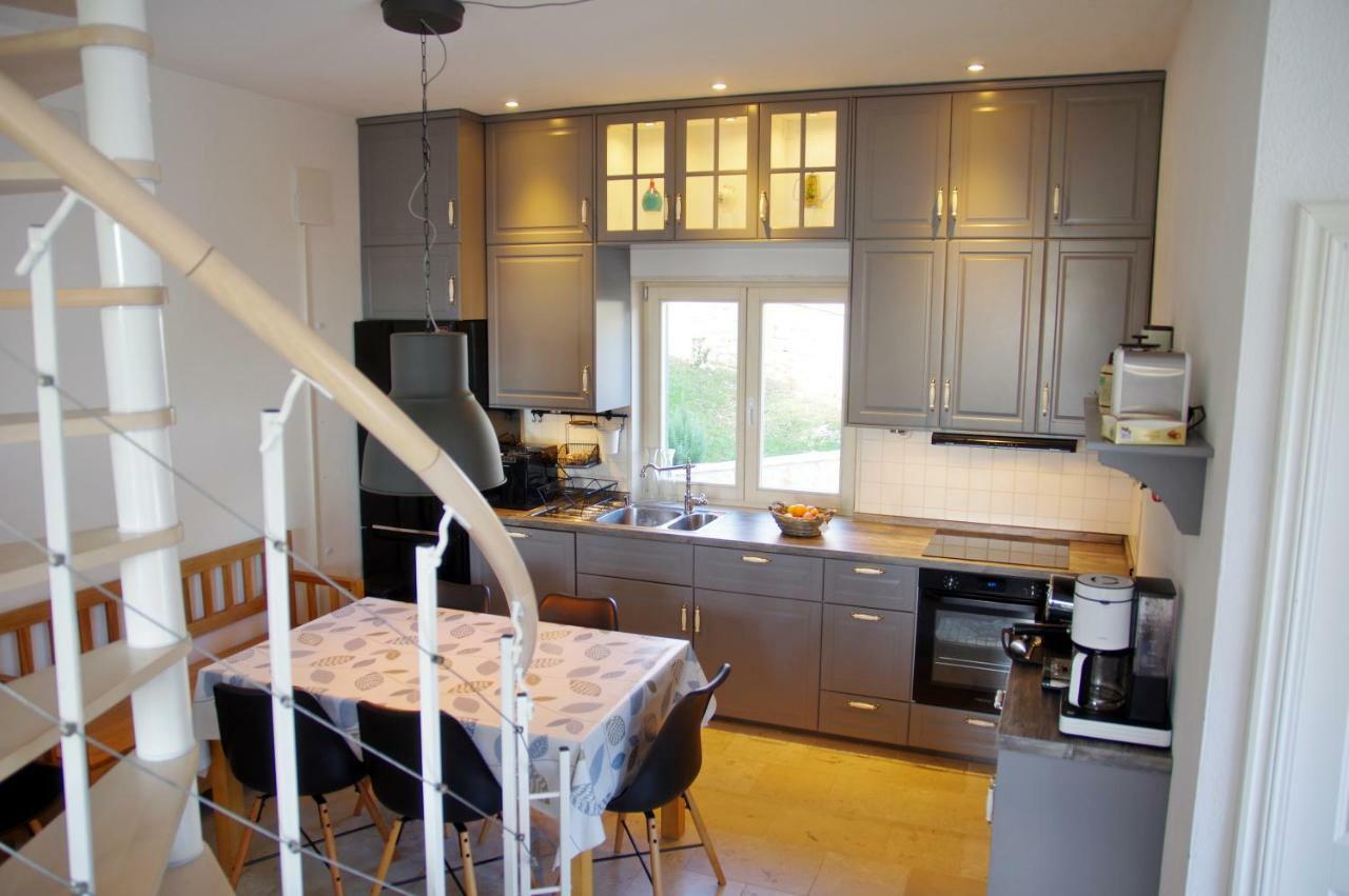 Holiday Home Nevista Sumartin Ngoại thất bức ảnh